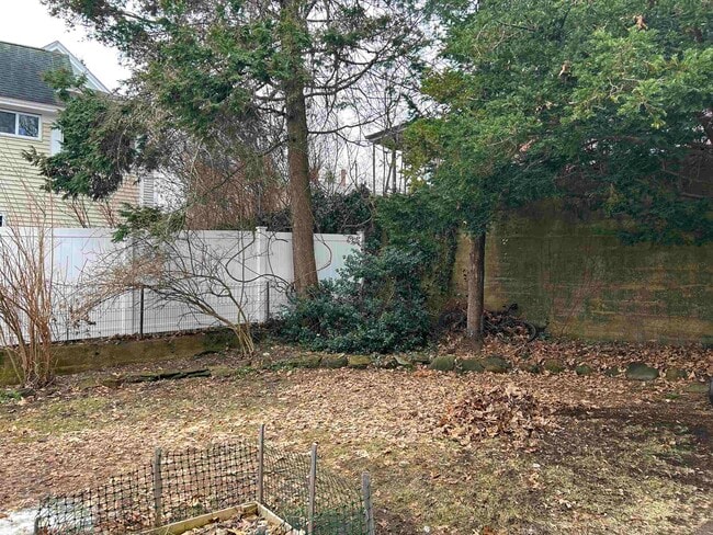 Foto del edificio - 5 Perry Ave