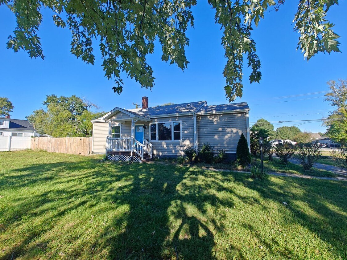 Primary Photo - 4 bedroom home with detached building