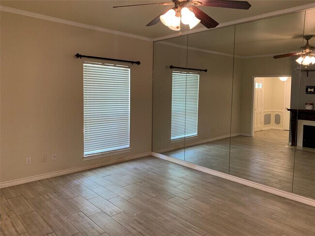 Building Photo - 1817 Saxony Ln