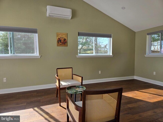 Foto del edificio - 3300 Mt Airy Ct