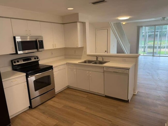 Building Photo - 1348 Veracruz Ln