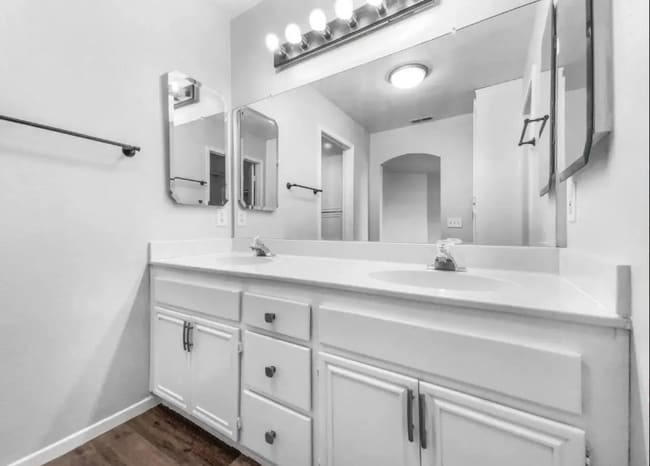 Foto del edificio - 1822 McDougal Terrace