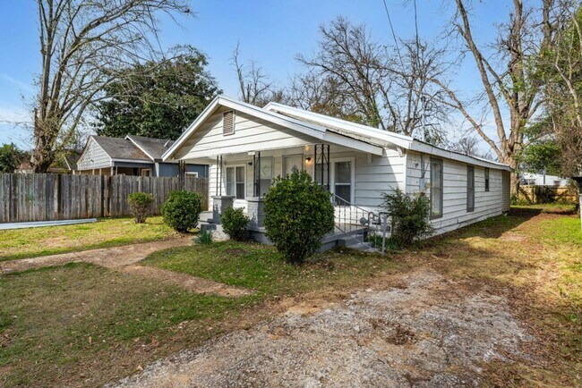Foto del edificio - Renovated 3BR/2BA Tuscaloosa Gem with Luxu...