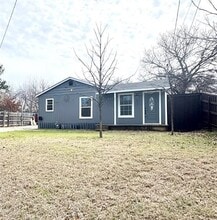 Building Photo - 303 W Broad St