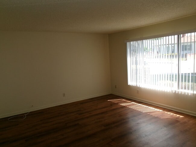 Photo - Clean and Ready - 3 bedrooms, 1 3/4 Bathrooms with back yard area. Apartment