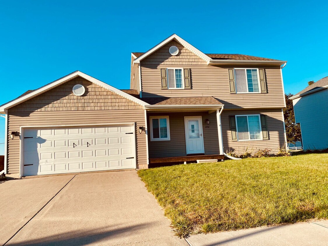 1250 Goodman St, Mason, MI 48854 House Rental in Mason, MI