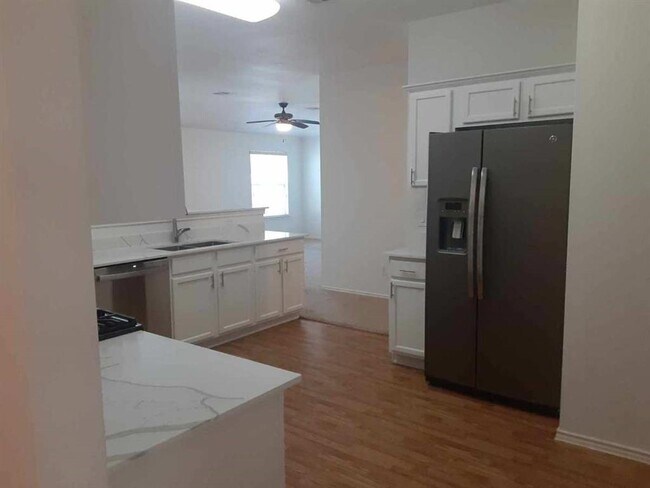 Foto del edificio - 4029 Enchanted Rock Cove