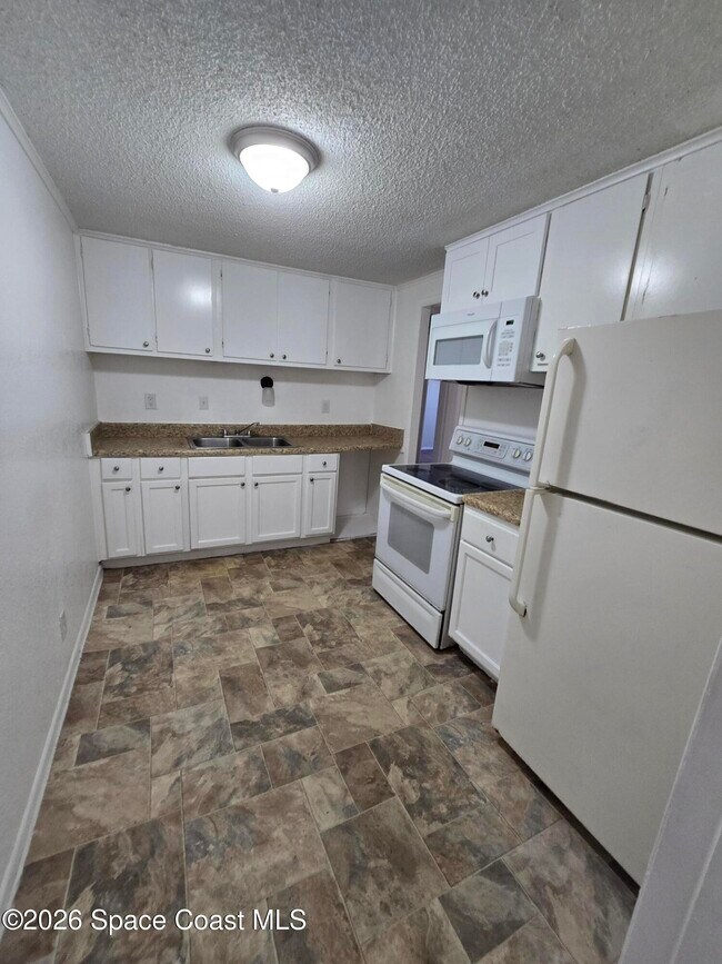 Foto del edificio - 1700 Bottlebrush Dr