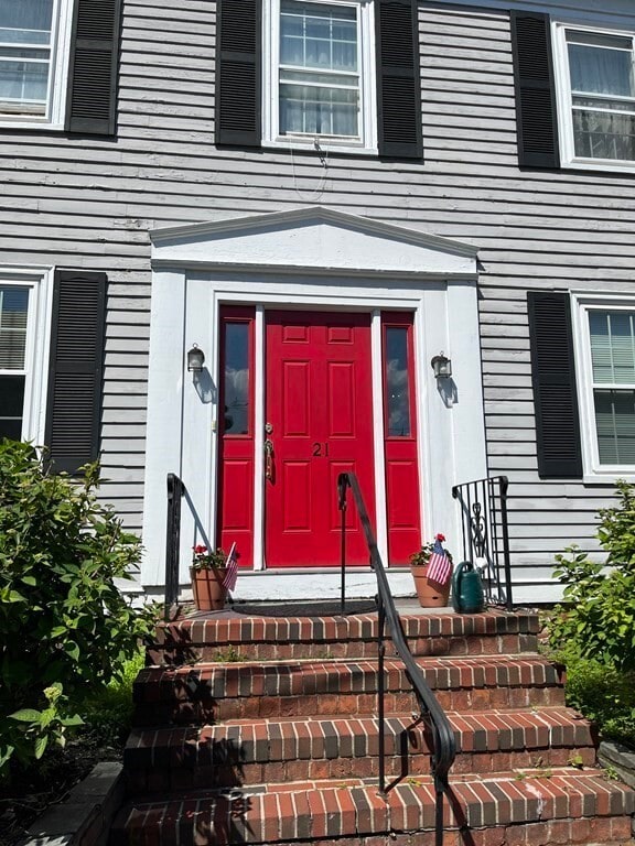 Primary Photo - 21 Blaney St