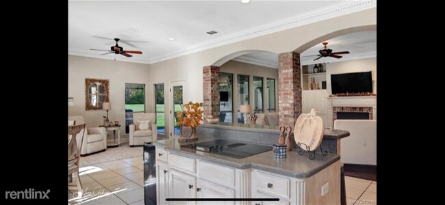 Foto del edificio - 4 br, 3.5 bath House - 122, Stonebridge Blvd