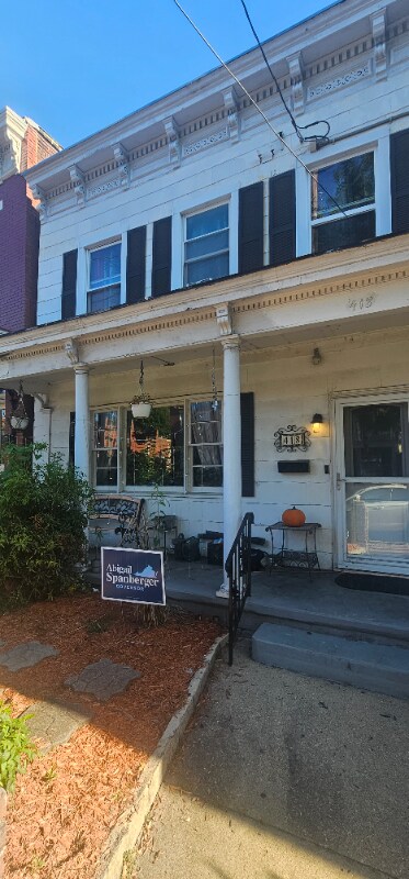 Foto principal - 418 W Clay St