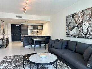 Building Photo - 200 Biscayne Blvd Way
