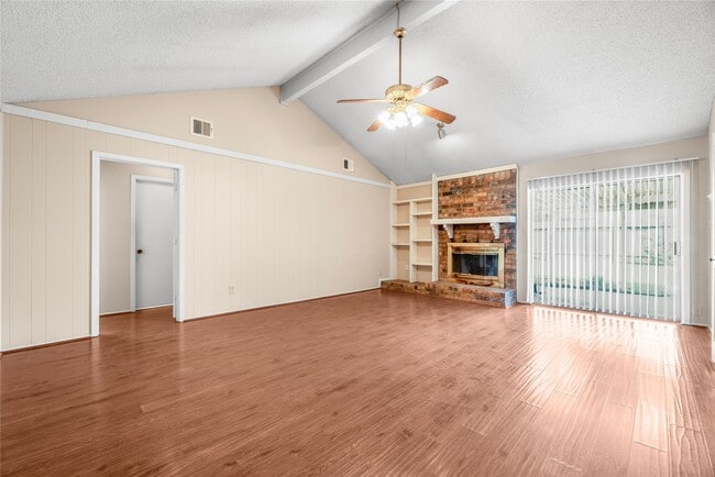 Foto del edificio - 22606 Elsinore Dr