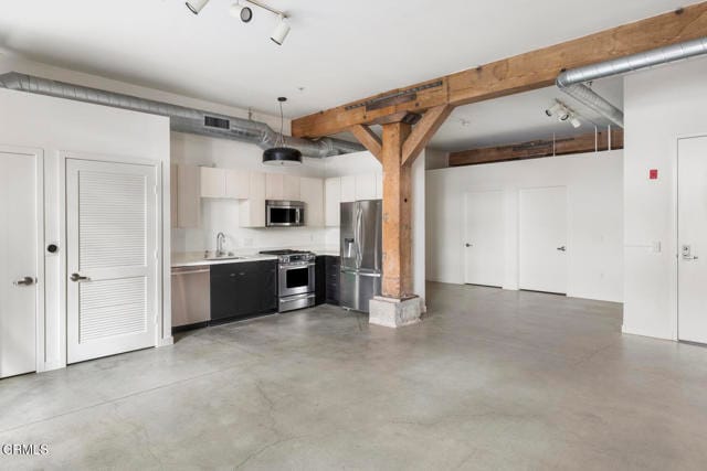 Building Photo - 527 Molino St