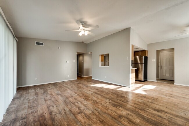 Building Photo - Cozy 3 bedroom 2 bath home in Richardson