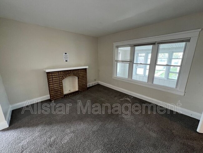 Building Photo - 3361 W 84th St