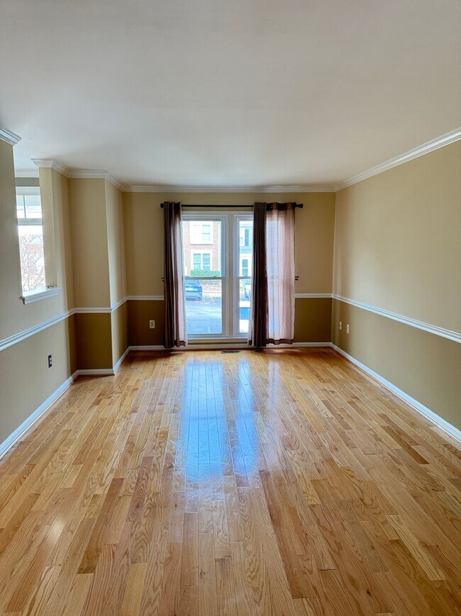 Foto del edificio - 4221 Devonwood Way