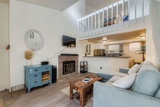 Building Photo - 20 S Boulder Cir