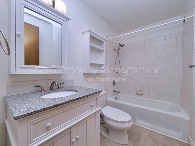 Building Photo - 938 Lea Dr