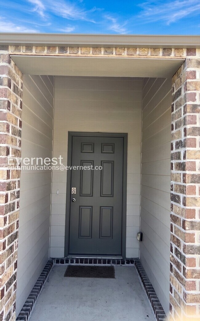 Foto del edificio - 4-Bed/ 2-Bath Home/Pet Friendly/ Voucher Accepted/Available Now!