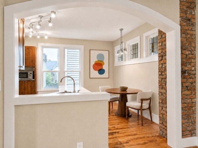 Photo - Top-Floor 3bed/1bath Duplex Unit in Cherry Hill! Apartment