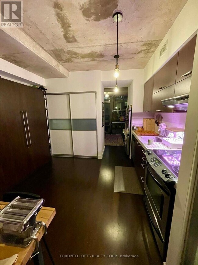 Building Photo - 55 Stewart St