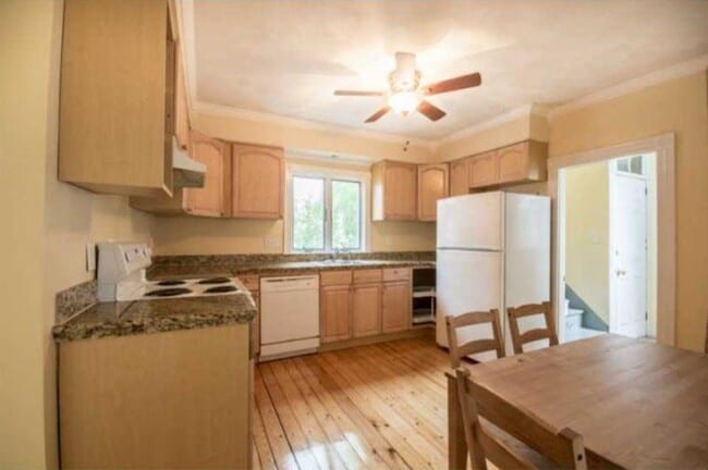 Building Photo - 5 Ann St