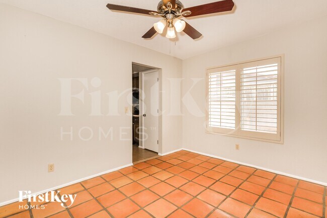 Foto del edificio - 9929 E Colette St