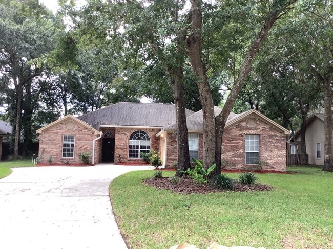 Building Photo - 240 Honeysuckle Way