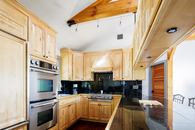 Foto del edificio - 5375 New Suffolk Ave