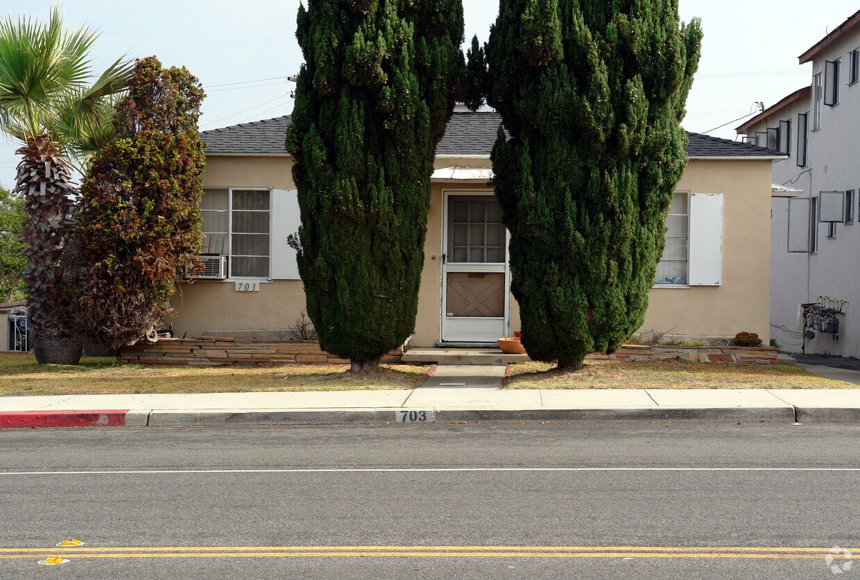 Building Photo - 703 E Grand Ave