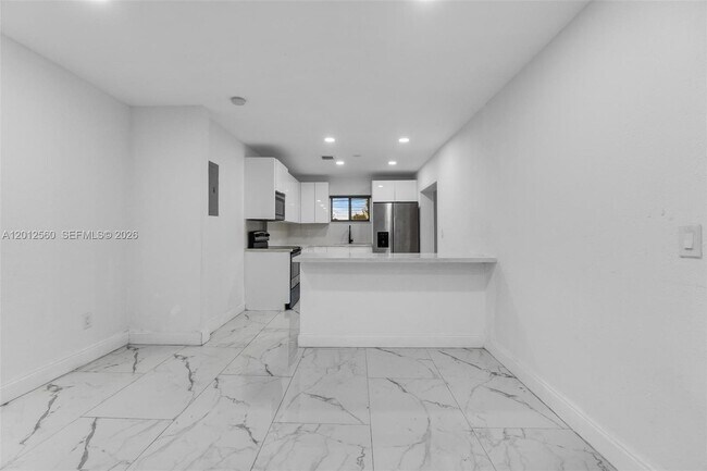 Building Photo - 4530 SW 25th St