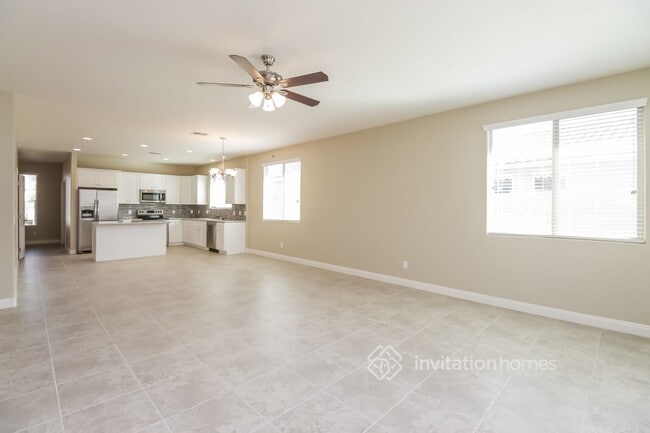 Building Photo - 1063 W Brangus Way