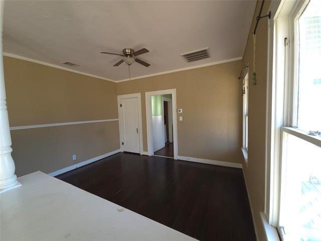 Building Photo - 1335 S Lake St