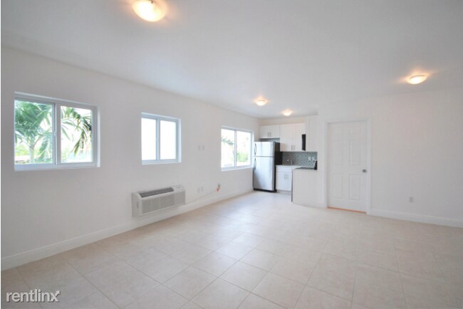 Foto del edificio - 6971 Carlyle Ave