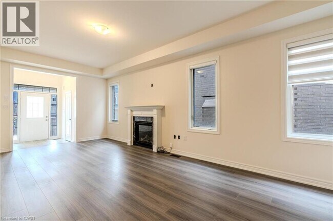 Photo du bâtiment - 83 Great Fls Blvd