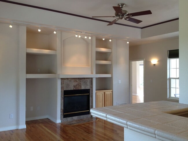 Building Photo - 5 Bd Ranch Home in School D-20