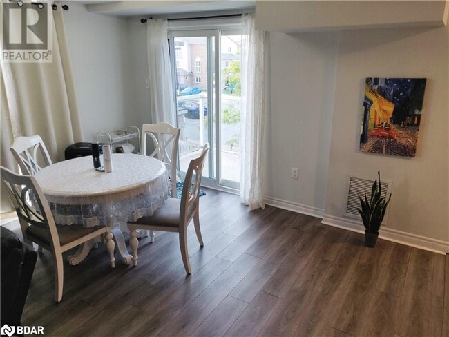 Building Photo - 141 Sydenham Wells