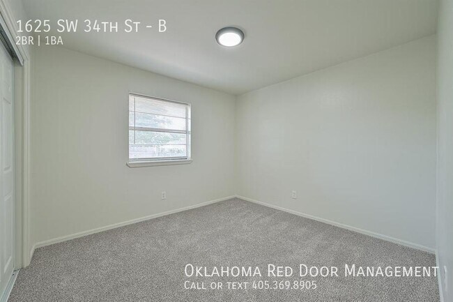 Foto del edificio - 1625 SW 34th St