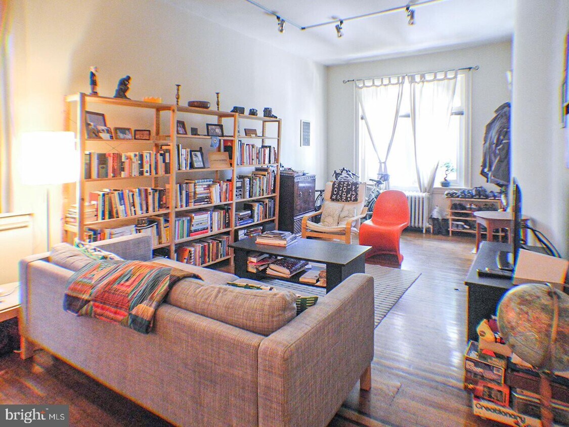 Primary Photo - 4417 Baltimore Ave