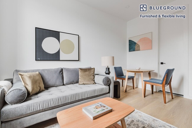 Building Photo - 250 Union Ave