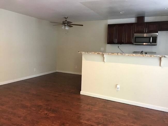 Interior Photo - Spacious Units available - Great Location! -- Hollywood