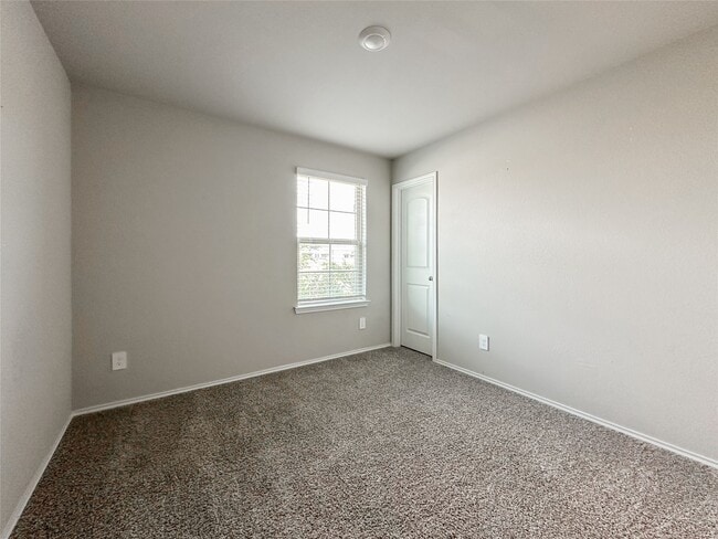 Building Photo - 40507 Birch Shadows Ct