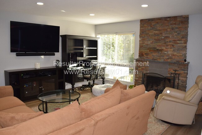 Building Photo - 3 br, 2.5 bath House - 6494 Crosswoods Ct