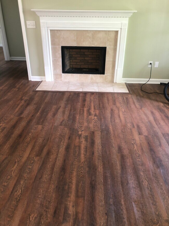 Foto del edificio - 993 High Bluff Cir