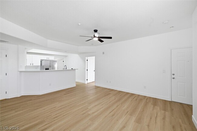 Foto del edificio - 5855 Valley Dr