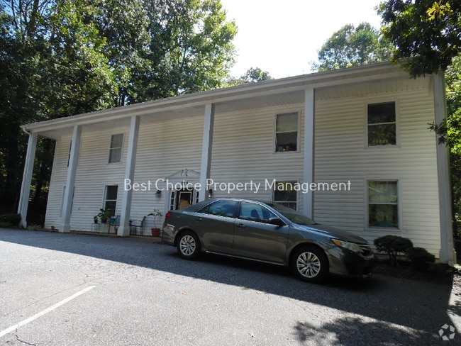 Building Photo - 211 Brookside Dr