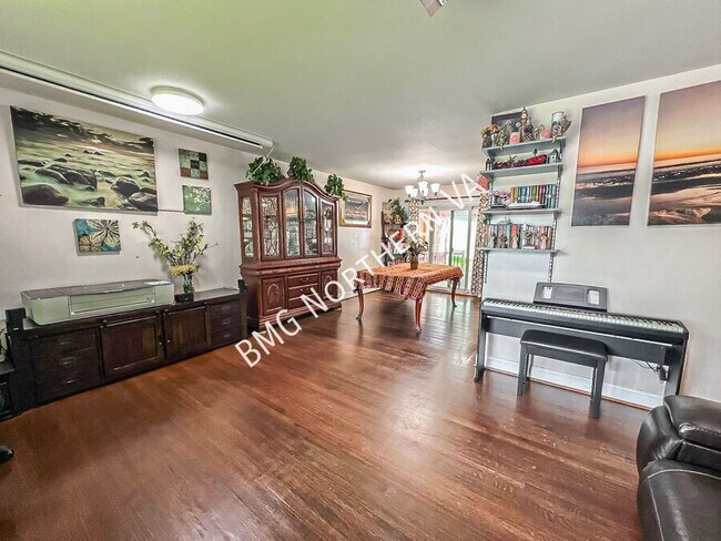 Foto del edificio - 8237 Smithfield Ave