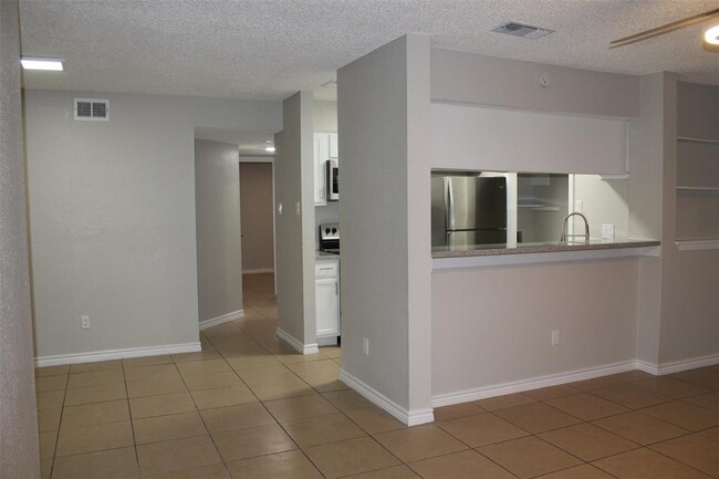 Building Photo - 1122 Brenda Ln