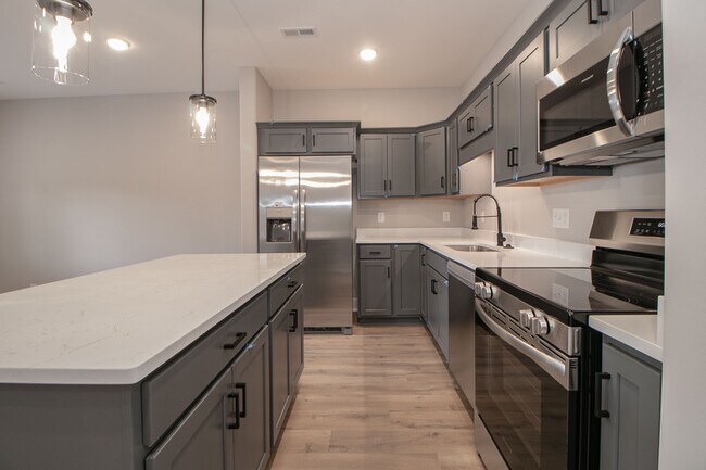 Building Photo - 1604 Jonathan Wade Cir